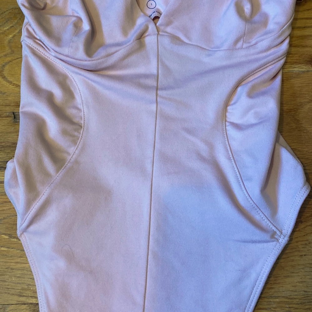 Good American Not So Basic Blush Cami Bodysuit In… - image 8